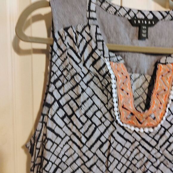 Tribal Black and White Graphic Tank Top with Bib Collar - Picture 6 of 14